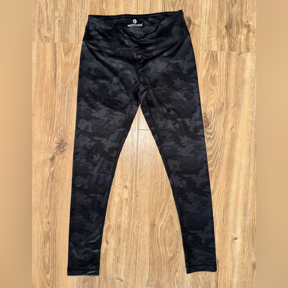 90 Degree by Reflex Black Camo Ankle Leggings - Size Small
